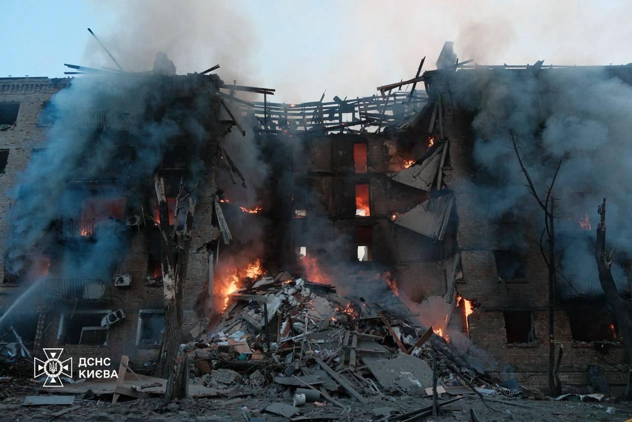 2 загиблих та 33 постраждалих у Києві після нічної атаки Росії