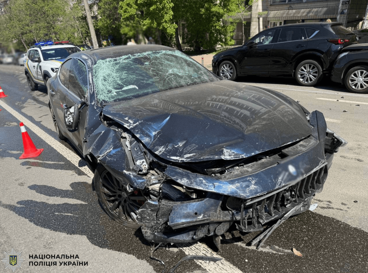 П’яний водій Maserati влаштував автотрощу на Печерську