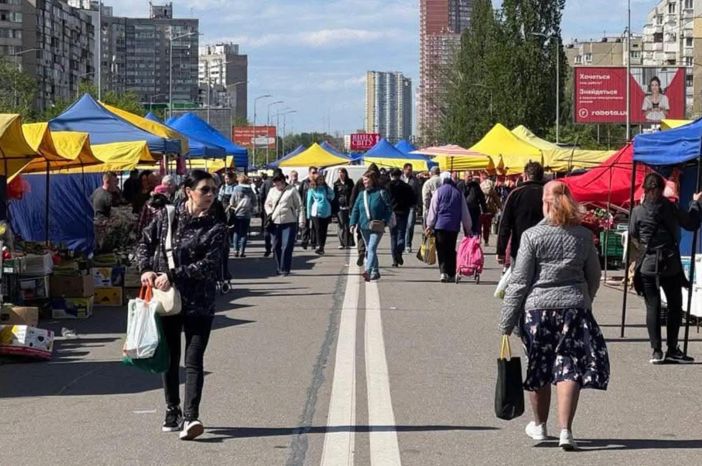 2 травня у восьми районах Києва проходять продуктові ярмарки