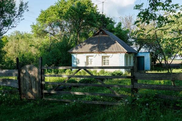 Для переселенців планують запустити державну програму «Будиночок в селі»