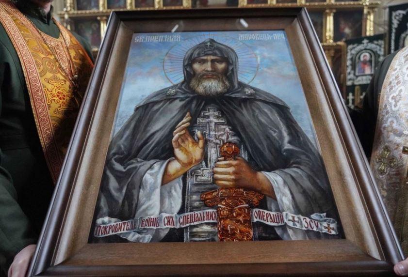Більше не Ілля Муромець – в Лаврі замінили табличку біля мощів національного героя