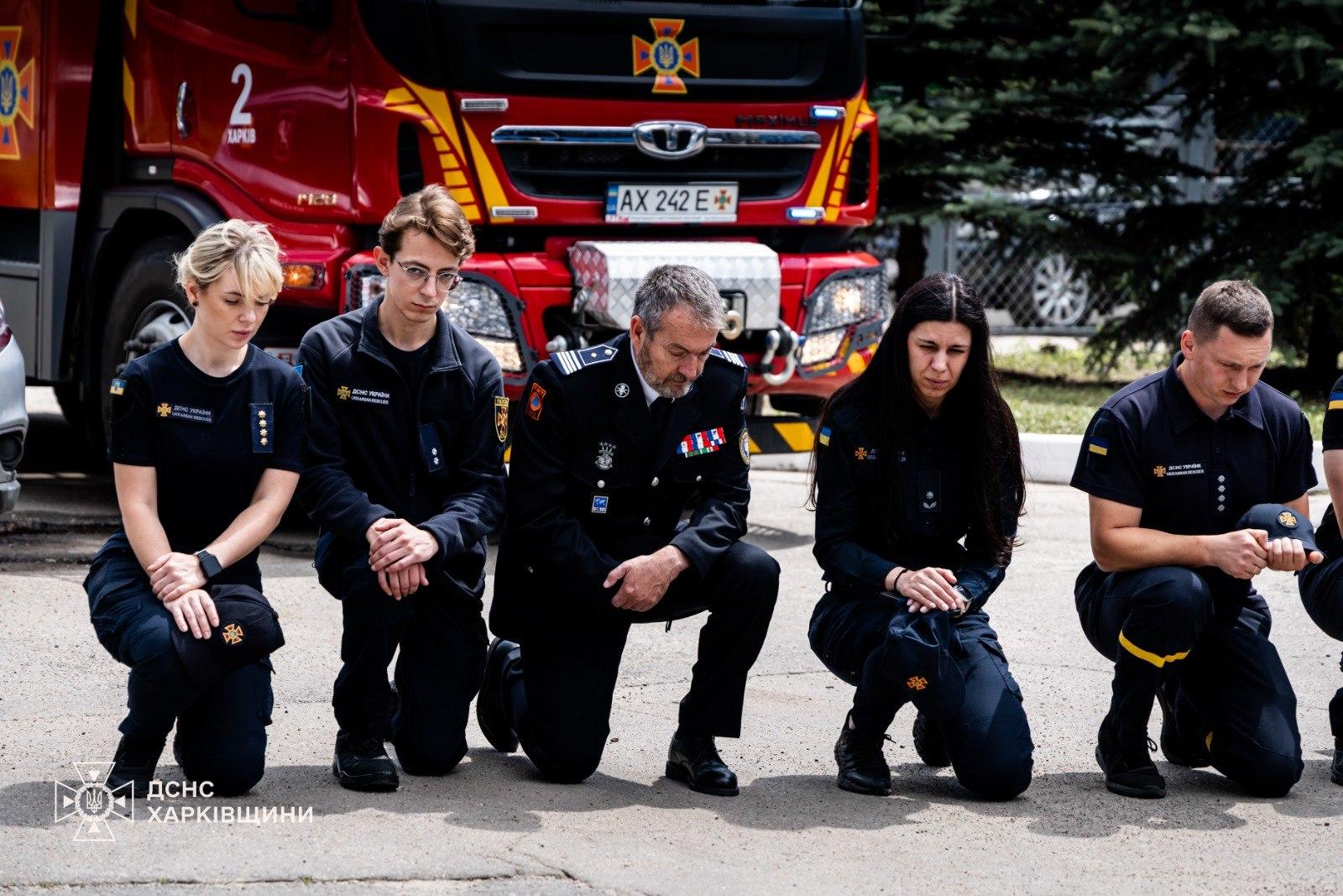 У Харкові попрощалися з рятувальниками, які загинули від атаки 15 червня