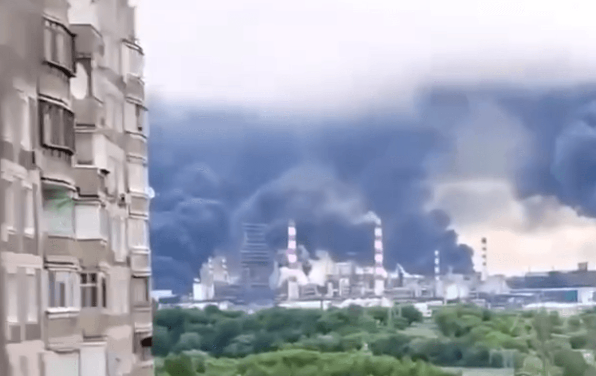 Через атаки БПЛА виробництво автобензину в Росії в червні впало на чверть