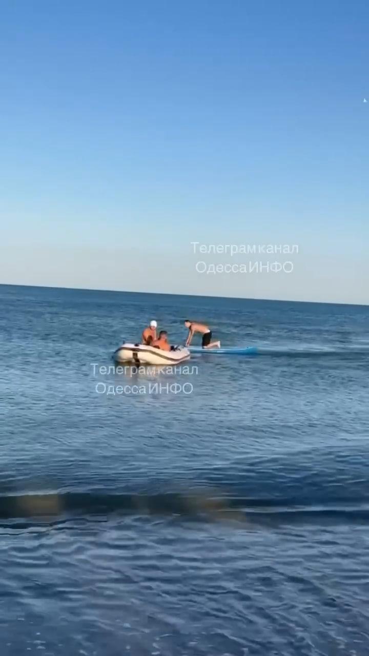 На Одещині врятували 9-річну дівчинку, яку віднесло на матраці у відкрите море