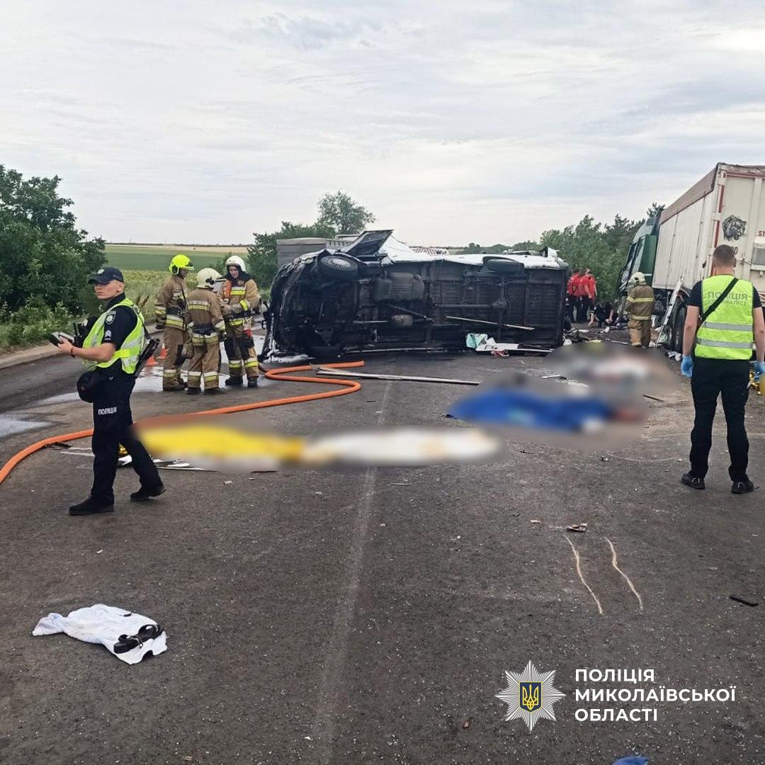 ДТП з 12 загиблими на Миколаївщині: затримано водія, який спровокував зіткнення мікроавтобуса з фурою та втік