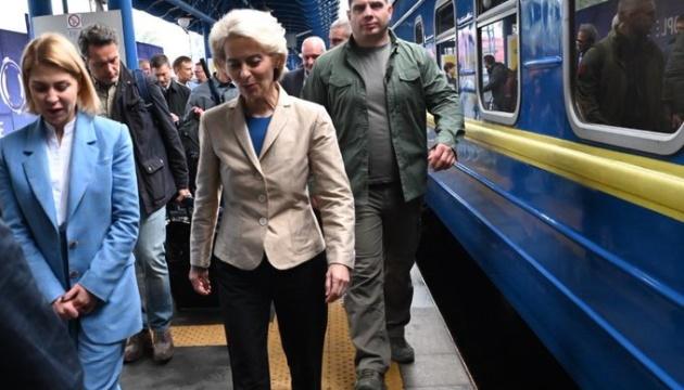 Урсула фон дер Ляєн в одинадцяте приїхала до України