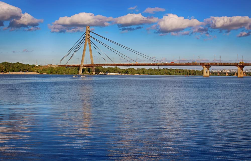 У Києві обмежили рух Північним мостом та з’їздом з Набережного шосе