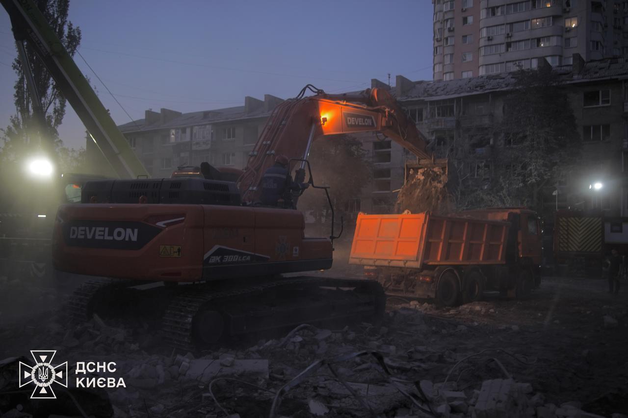 Кількість загиблих внаслідок атаки на Київ зросла до 30 людей