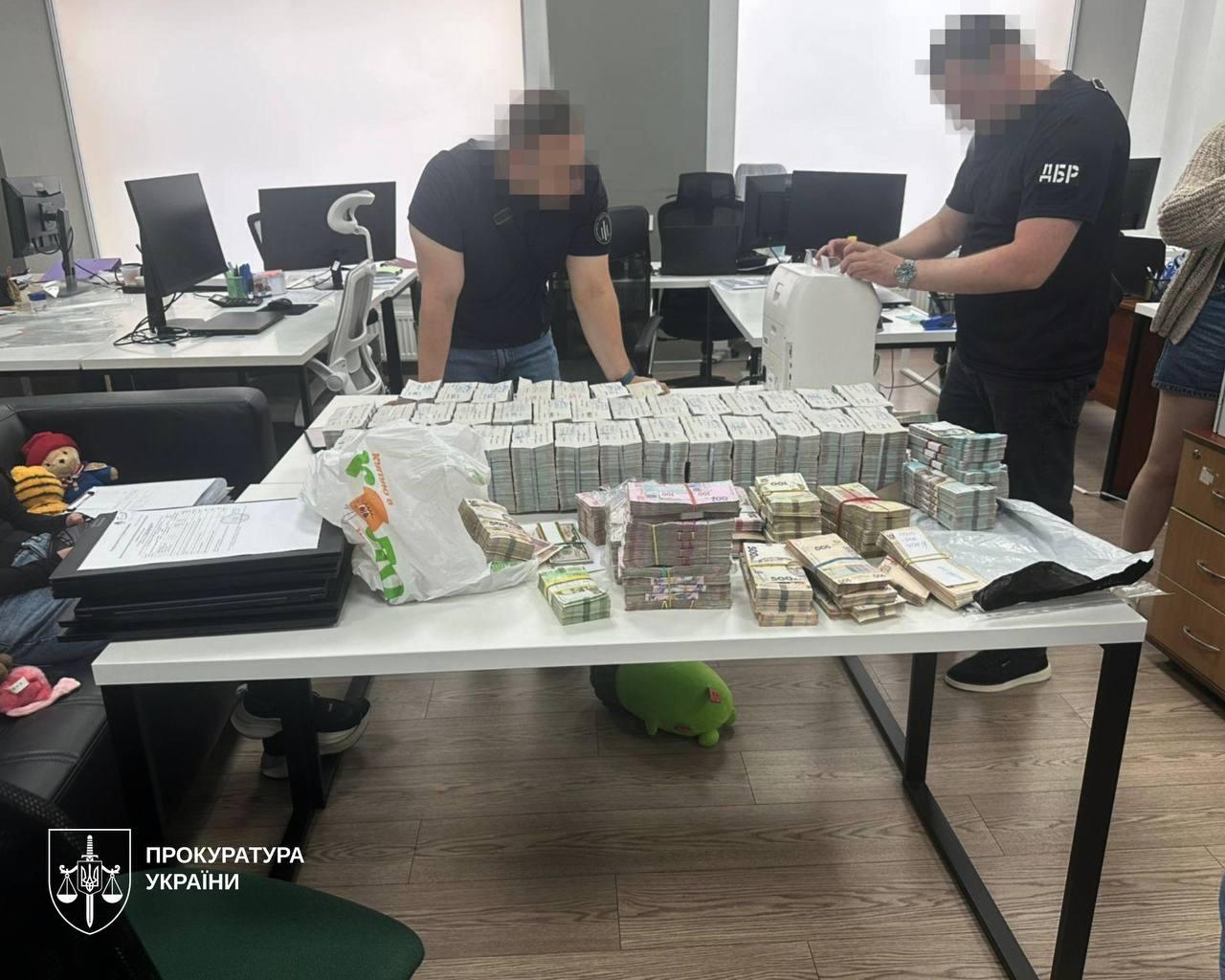 Ділки “заробили” на дронах майже 7 млрд грн