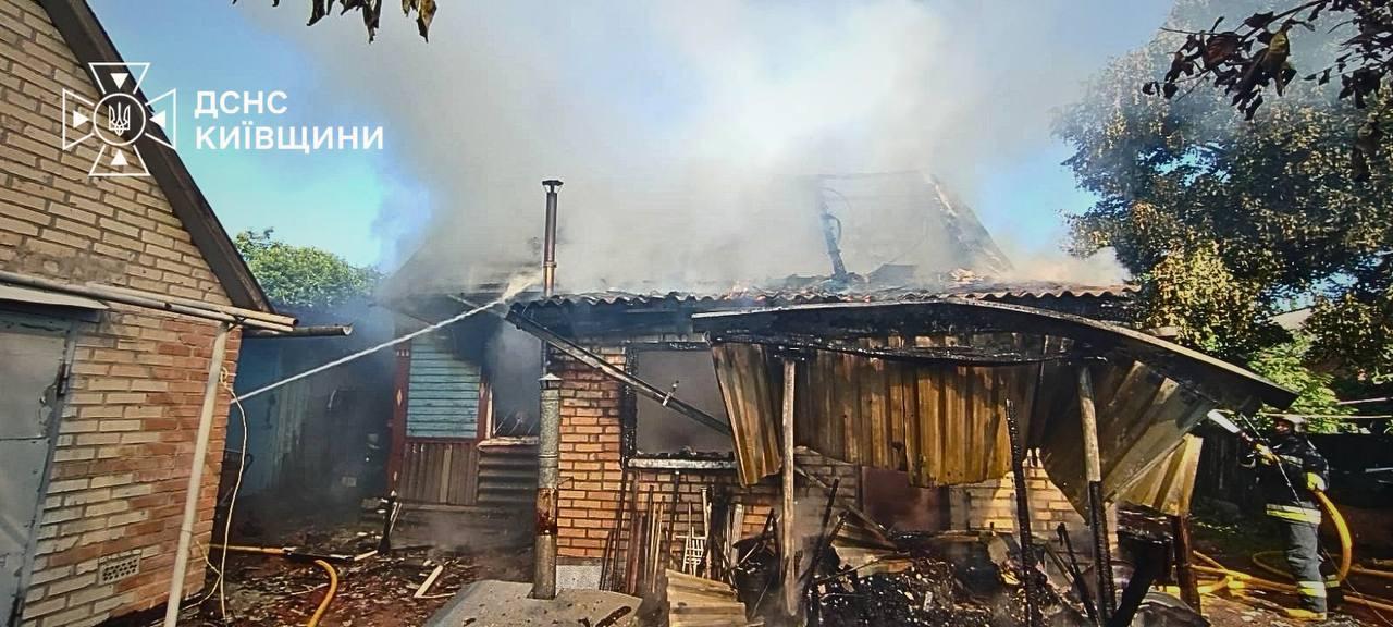 На Київщині внаслідок пожежі загинула людина, ще одна – постраждала