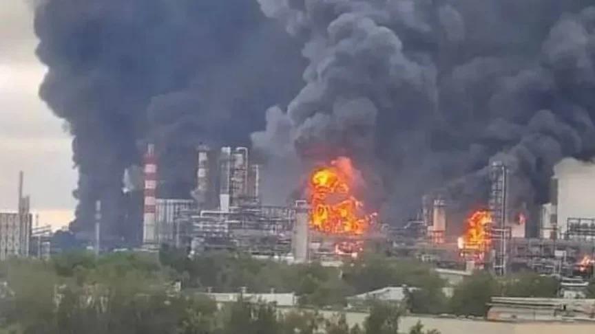 Українські атаки обвалили видобуток нафти в Росії