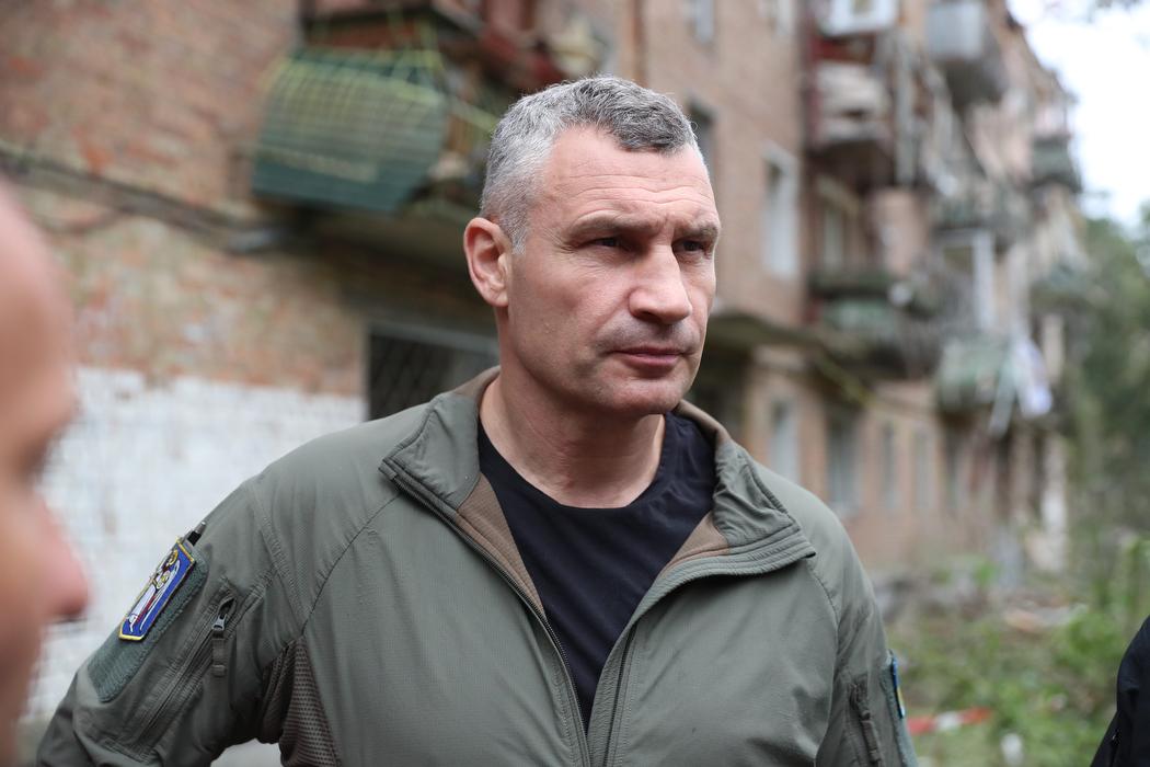 Кличко заявив про перегляд правил руху мостами Києва під час повітряних тривог
