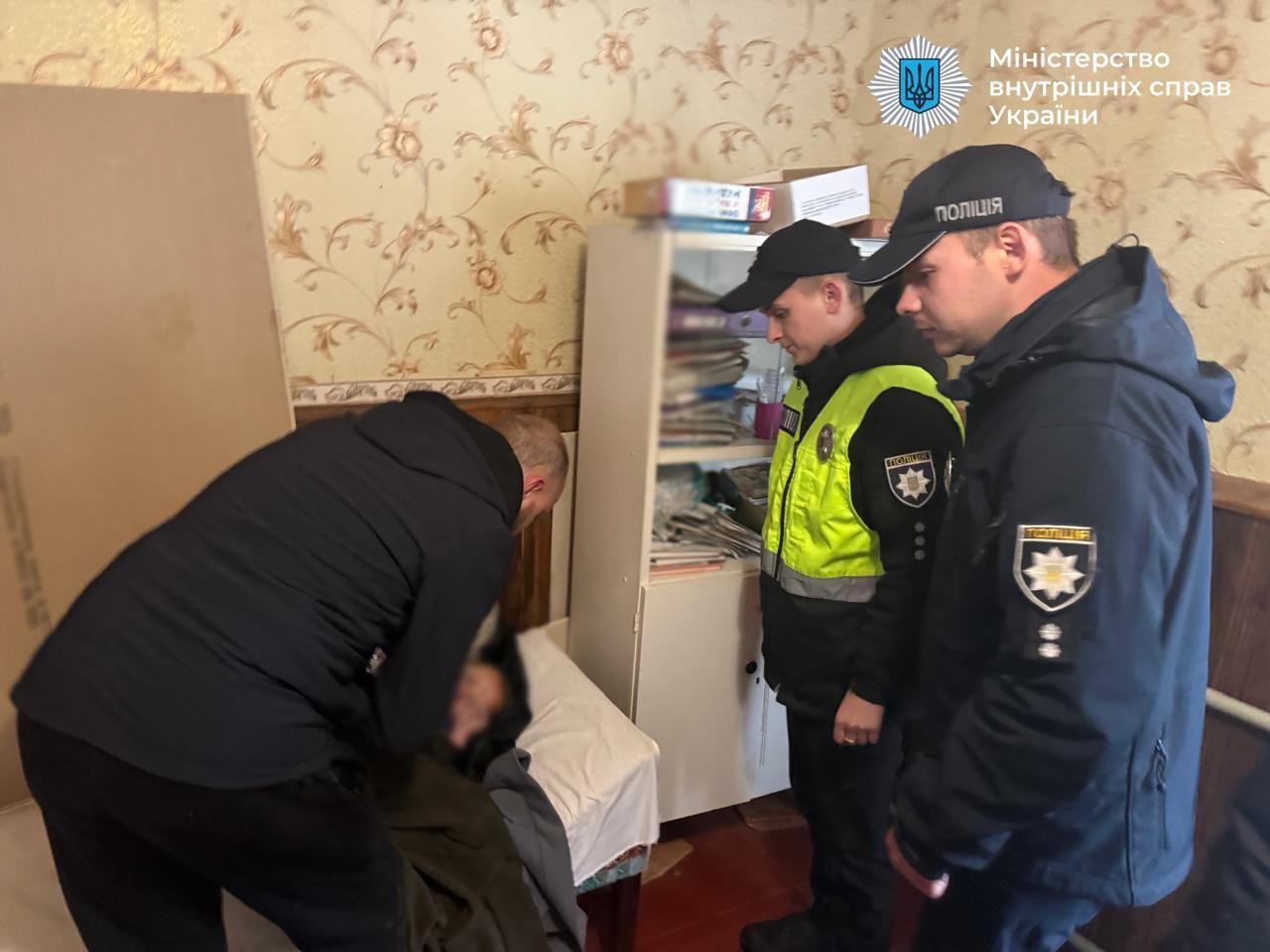Шукали день і ніч: на Чернігівщині знайшли трирічного хлопчика, який зник у полі