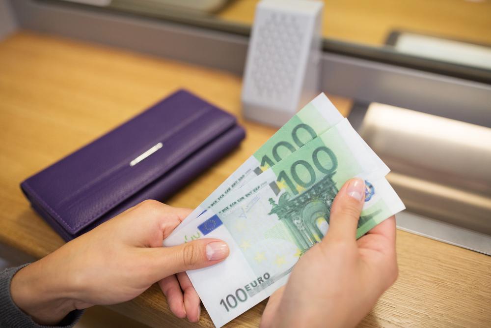 Курс у столичних обмінниках: де зараз вигідно обміняти валюту