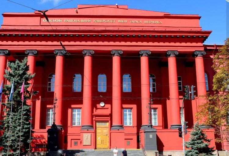 Реставрація у КНУ Шевченка: стало відомо, коли відбудують історичний мур корпусу