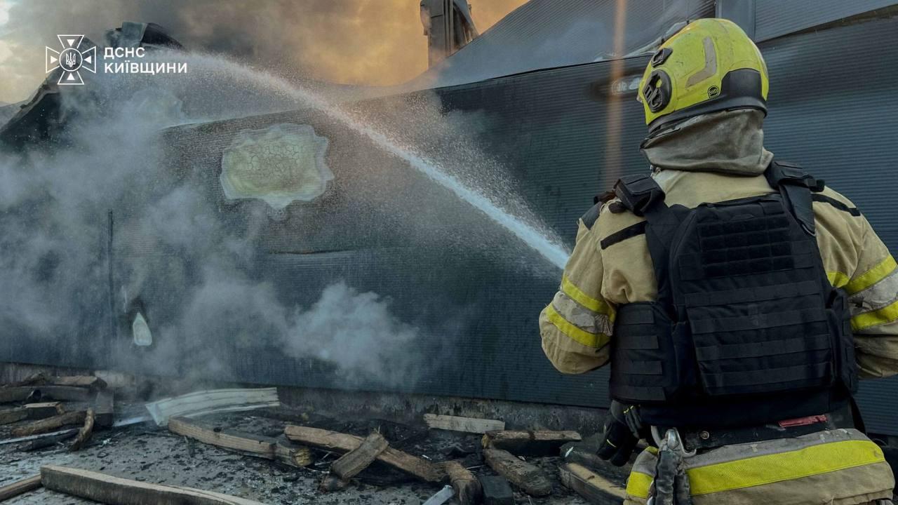Російські «Шахеди» вдарили по університету в Києві під час занять