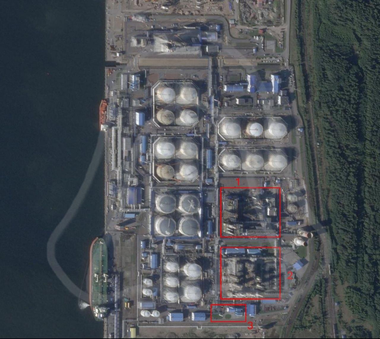 Російський завод «Новатек» в Усть-Лузі зупинив роботу після удару
