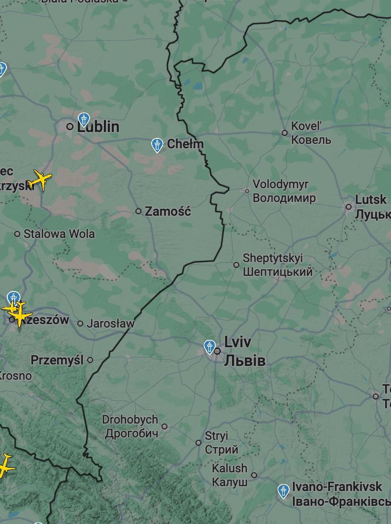 Аеропорти Жешува та Любліна третій день поспіль призупиняли роботу через атаки РФ по Україні