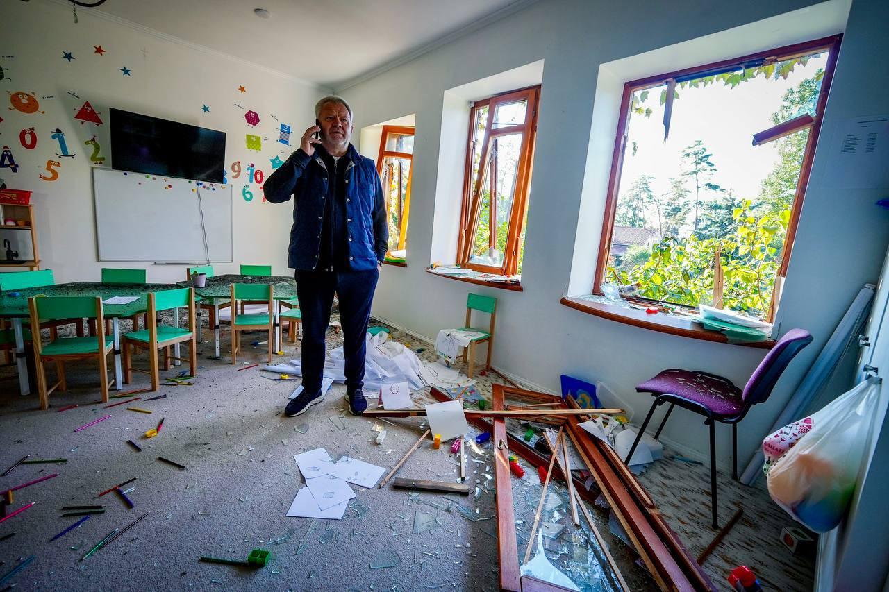Атака на Київщину:  пошкоджено 16 об’єктів, в Обухові та Броварах погіршилася якість повітря