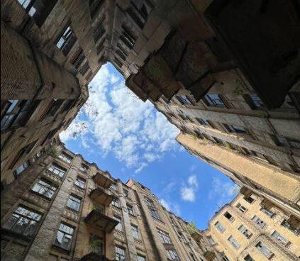 У центрі Києва є «Будинок мажора», або дім 1000 вікон