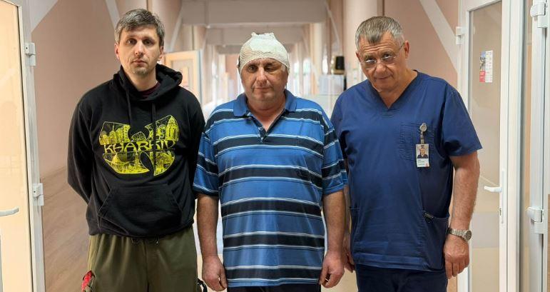 У Львові хірурги врятували зір трактористу, видаливши рідкісну дитячу пухлину