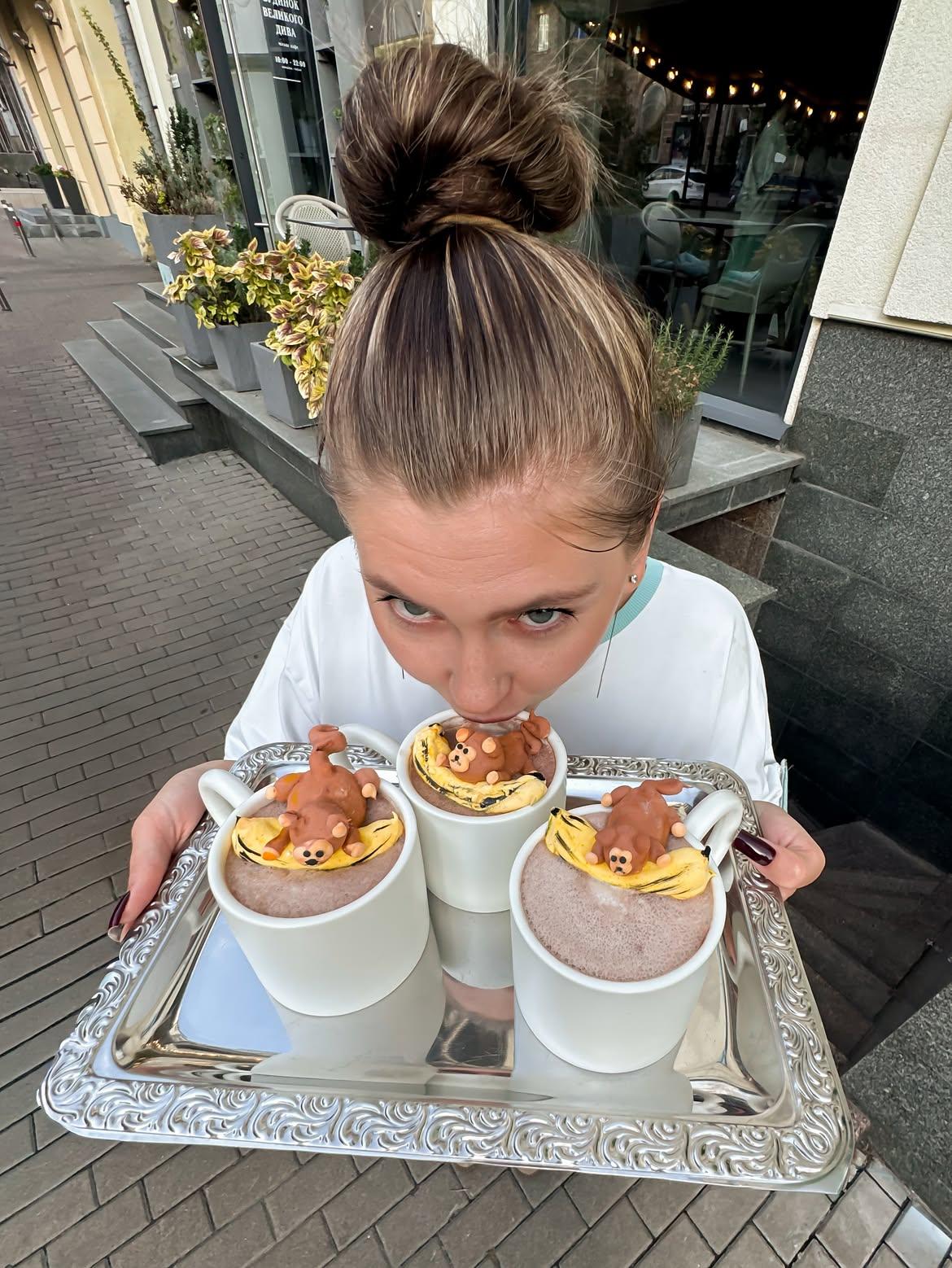 У столичній кав’ярні подають Banana Bread Latte з банановим молоком