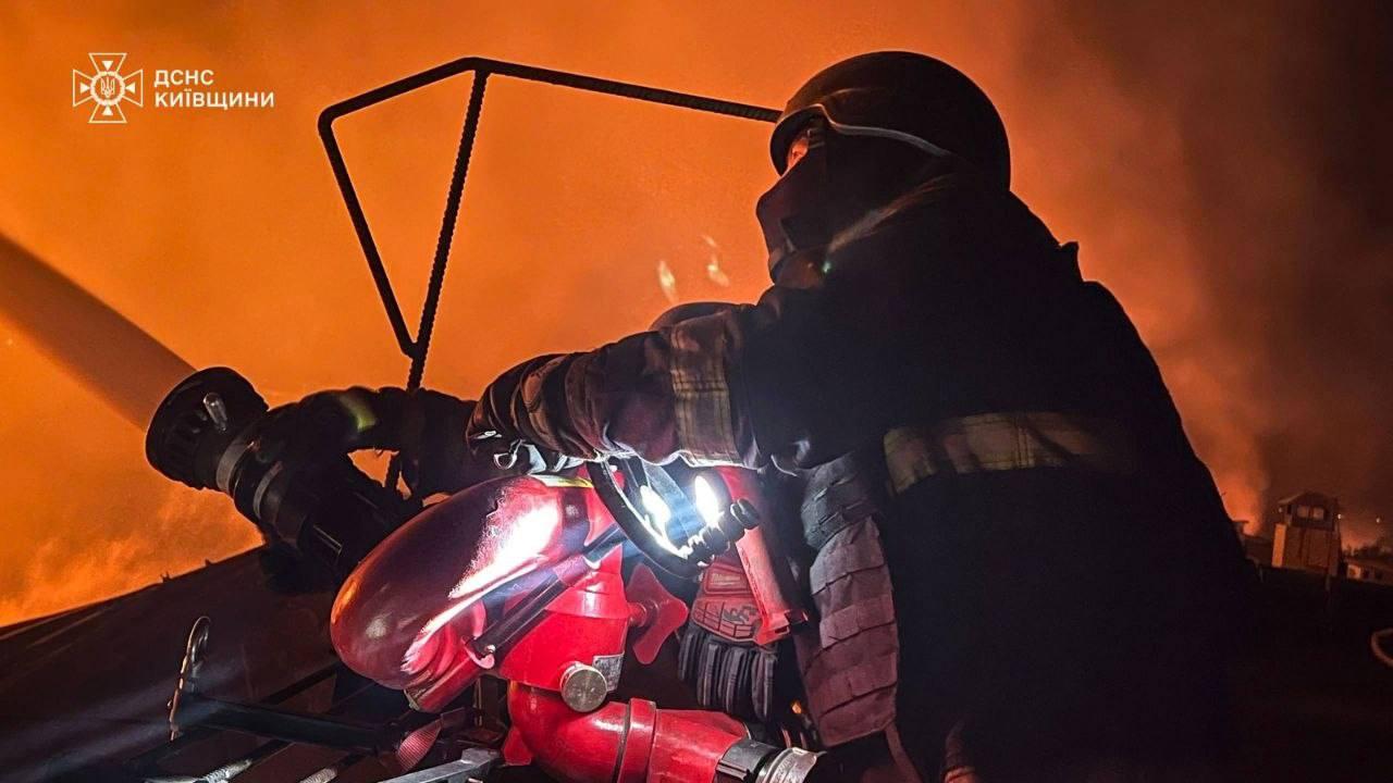 Удар по Гостомелю: четверо постраждалих, серед них восьмирічна дівчинка