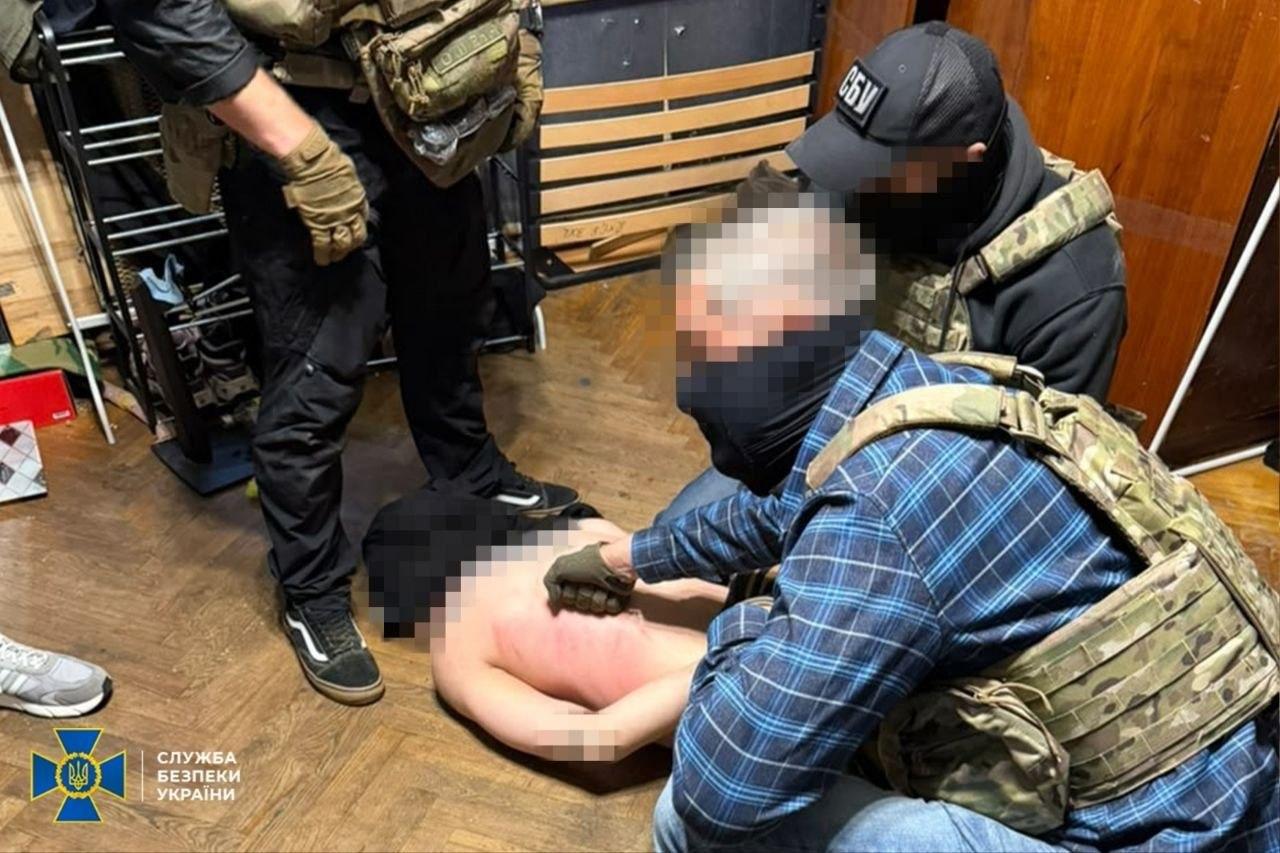 У Києві за участю ФБР затримали засновника Telegram-каналу, який закликав підписників до терактів
