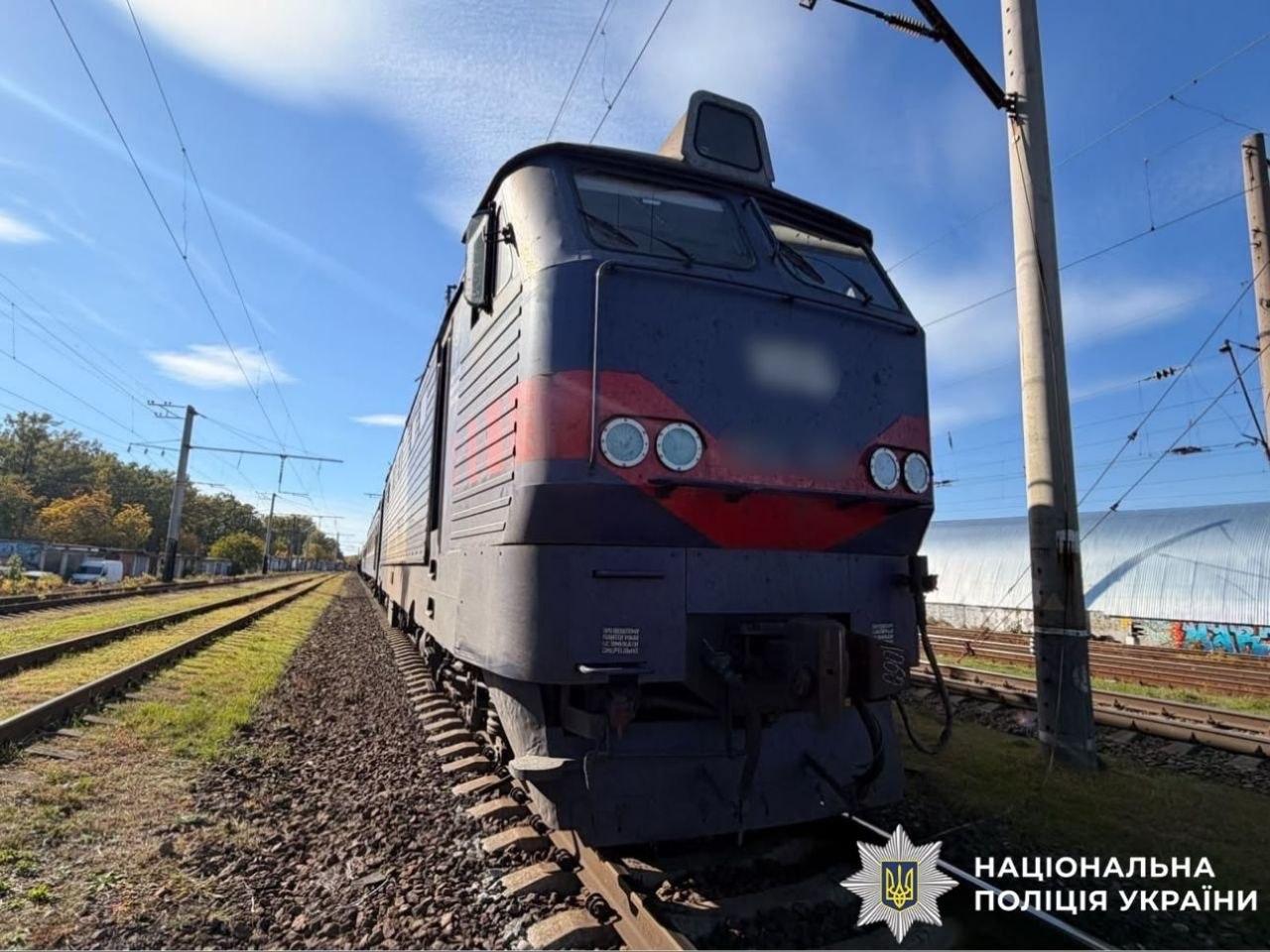 Поїзд Варшава – Київ на смерть збив жінку поблизу Вишневого