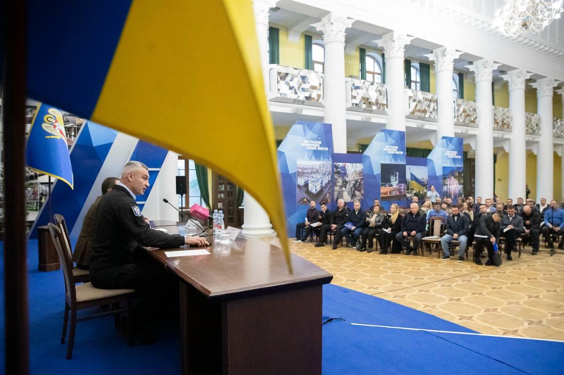 Кличко назвав причини затримки відновлення пошкоджених будинків у столиці