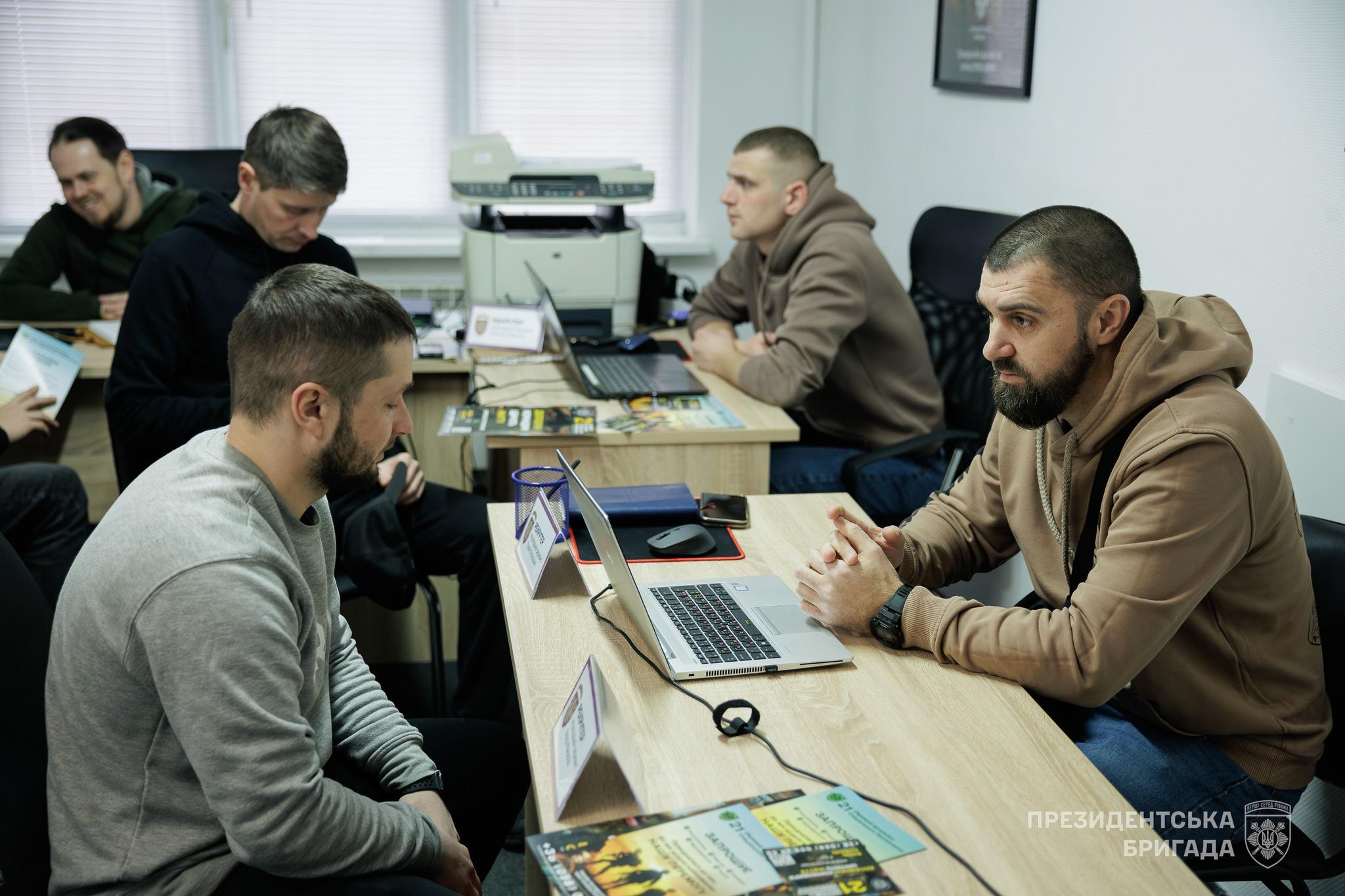 Окрема президентська бригада відкрила рекрутинговий центр у Києві